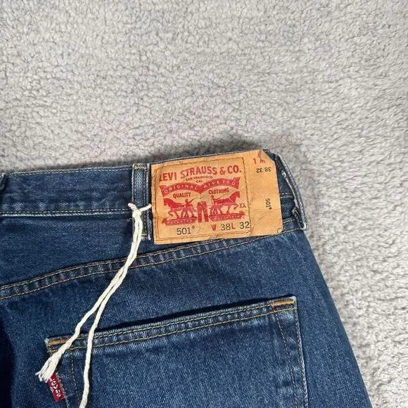 Levis Jeans Mens Size 38x31 501 Original Fit Denim Button‎ Fly Dark Wash Casual - Picture 8 of 11